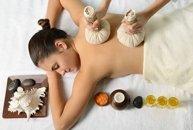 Herbal Potli Massage (Medium Strong)